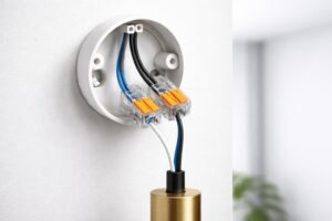découvrez comment réaliser un branchement de luminaire avec 2 fils sans terre en toute sécurité et quels sont les meilleurs matériels à utiliser pour une installation fiable et conforme.